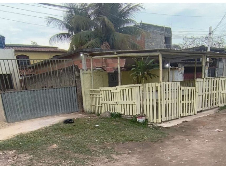 Casa à venda em leilão - Rua Tenente Nilton Teixeira, 31 - Casa - Lote 101 - Fazenda dos M em São Gonçalo/RJ
