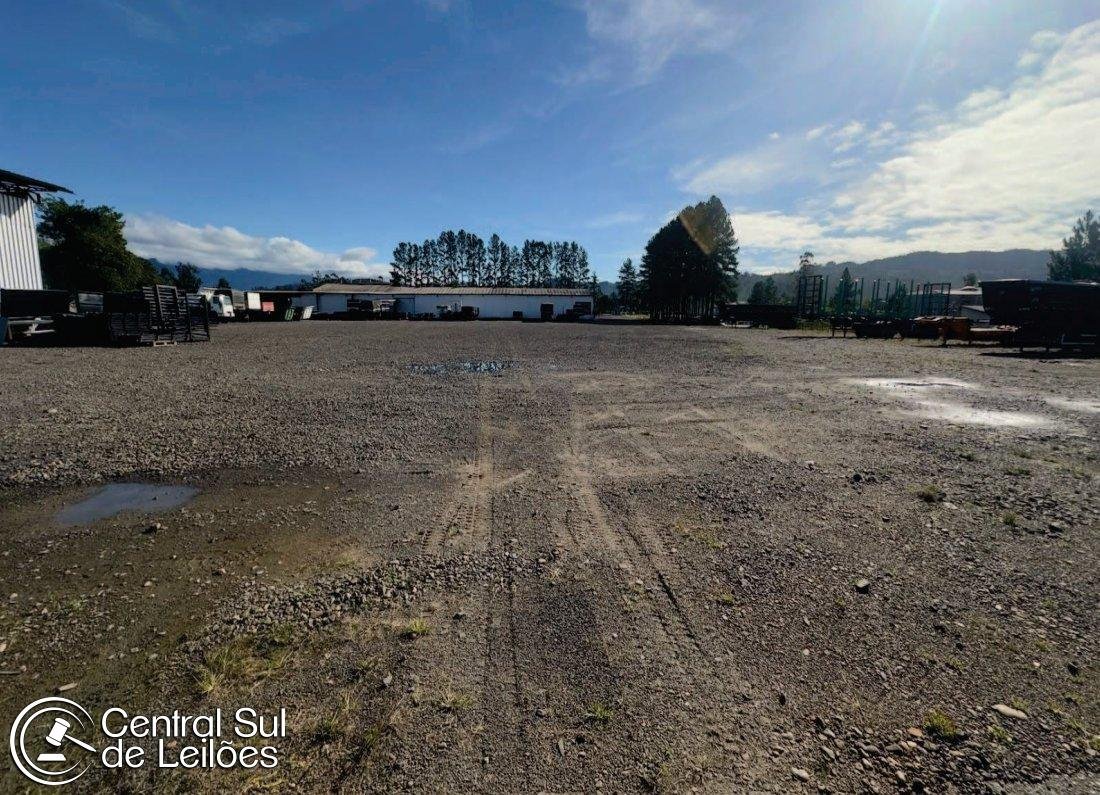 Terreno com área de 10.000,00m², com pavilhão de 300,00m², no Município de Siderópolis/SC em Siderópolis/SC - foto 2