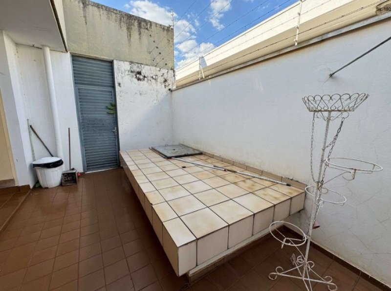 CASA RESIDENCIAL - Alto Padrão localizada no Centro da .. em Catanduva/SP - foto 55