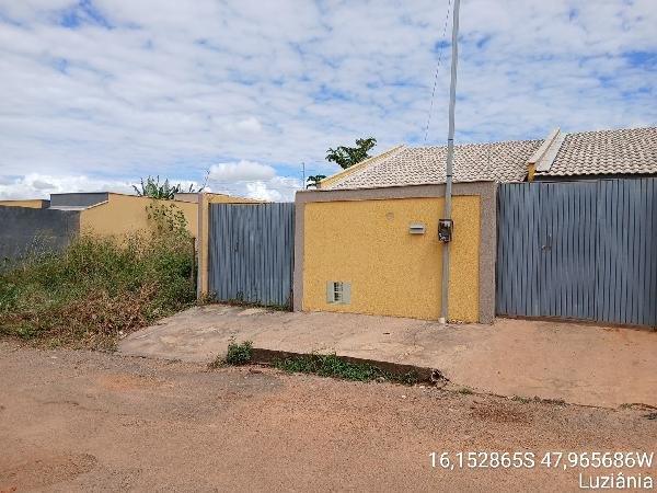 Casa, 81.37 de área total, 81.37 de área privativa, 180.00 de área do terreno,  2 qto(s), em Luziânia/GO