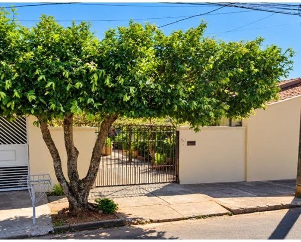 Terreno com benfeitoria e 153 m² - J086 em Penápolis/SP