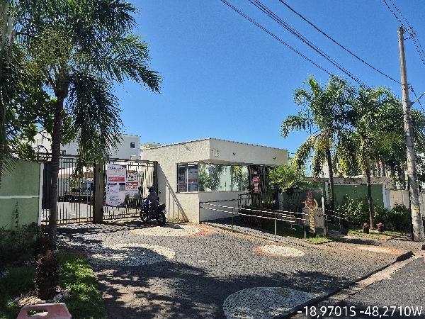 Apartamento, 61.83 de área total, 43.61 de área privativa, 0.00 de área do terreno,  2 qto em Uberlândia/MG