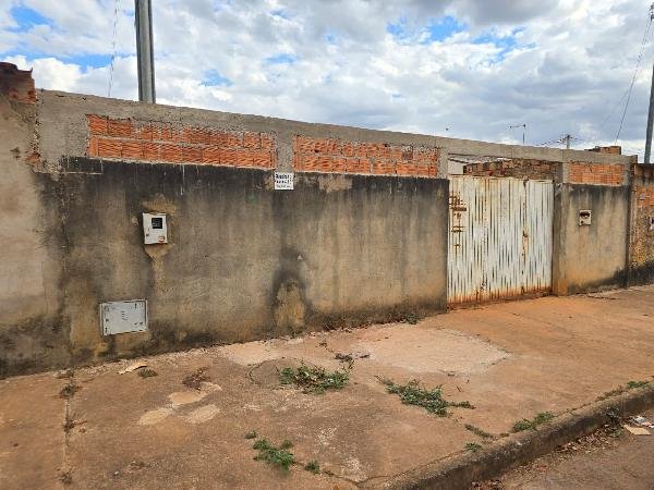 Casa, 69.95 de área total, 69.95 de área privativa, 250.00 de área do terreno,  2 qto(s), em SANTO ANTONIO DO DESCOBER/GO - foto 1