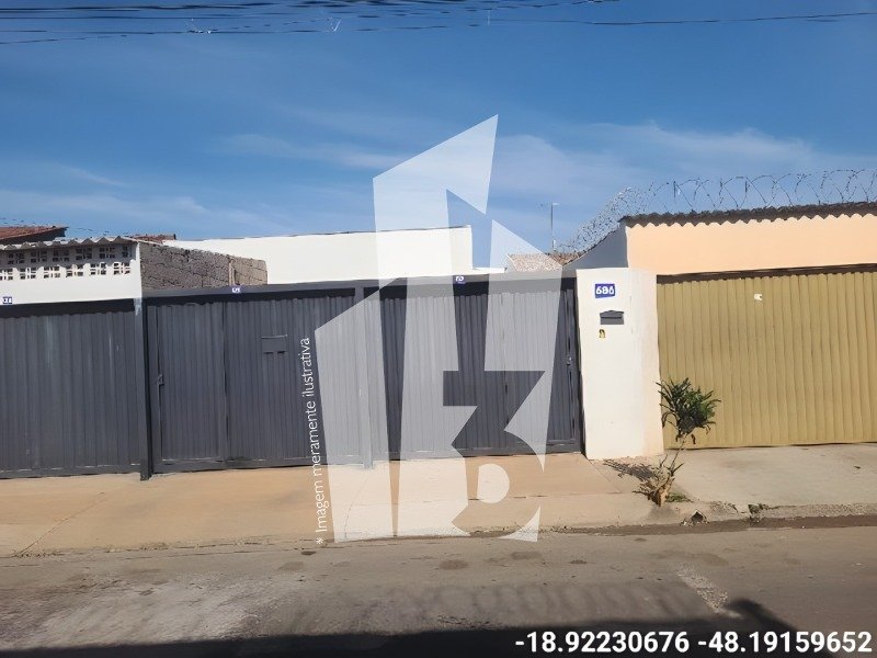 UBERLÂNDIA/MG - CASA em Uberlândia/MG