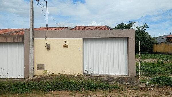 Casa, 77.56 de área total, 77.56 de área privativa, 156.00 de área do terreno,  2 qto(s), em Itaitinga/CE