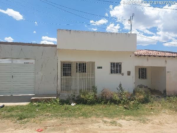 Casa, 67.00 de área total, 67.00 de área privativa, 90.00 de área do terreno,  2 qto(s), a em Arcoverde/PE