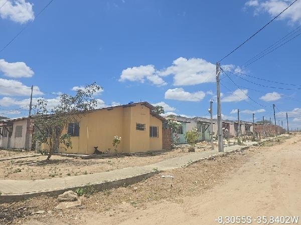 Casa, 0.00 de área total, 67.15 de área privativa, 125.00 de área do terreno,  2 qto(s), a em Bezerros/PE