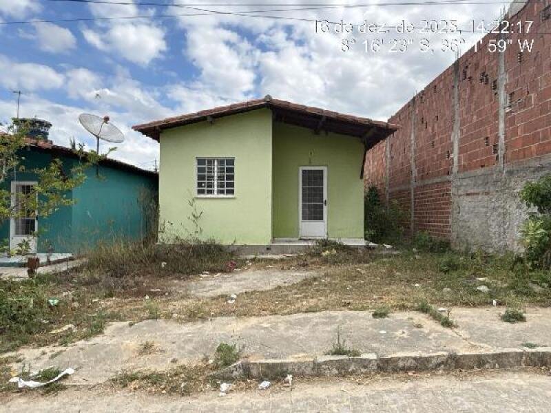 CASA EM CARUARU/PE - DESCONTO DE 35,48% DO VALOR DE AVALIAÇÃO NO 2º LEILÃO em Caruaru/PE