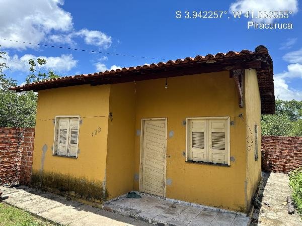 Casa, 0.00 de área total, 48.80 de área privativa, 250.00 de área do terreno,  2 qto(s), W em Piracuruca/PI