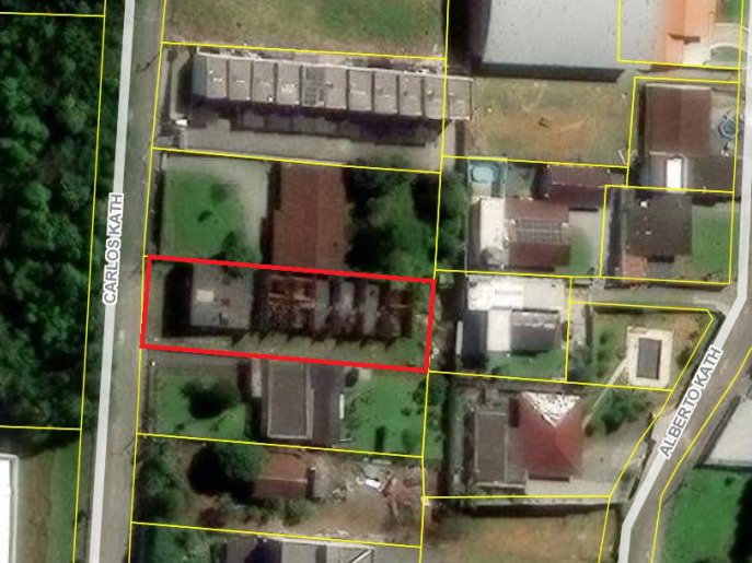 Terreno com 938,85m2 e diversas edificações em Blumenau/SC em Blumenau/SC - foto 1