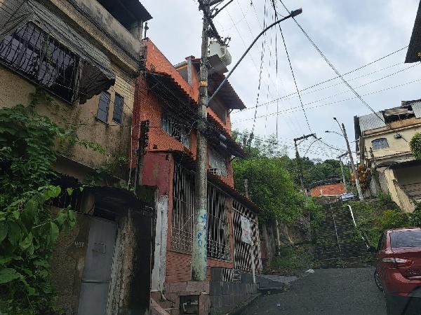 Casa, 0.00 de área total, 200.00 de área privativa, 73.00 de área do terreno,  2 qto(s), W em São Gonçalo/RJ