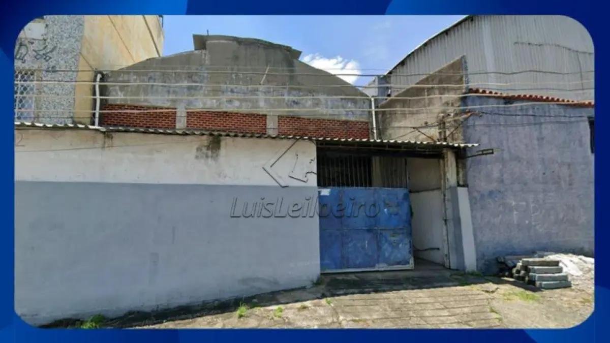 GALPÃO - Rua Dias Raposo, nº 33, Ramos, Rio de Janeiro/RJ, com área de 230,00m² em Rio de Janeiro/RJ