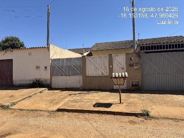 Casa, 65.87 de área total, 65.87 de área privativa, 180.00 de área do terreno,  2 qto(s), em Luziânia/GO