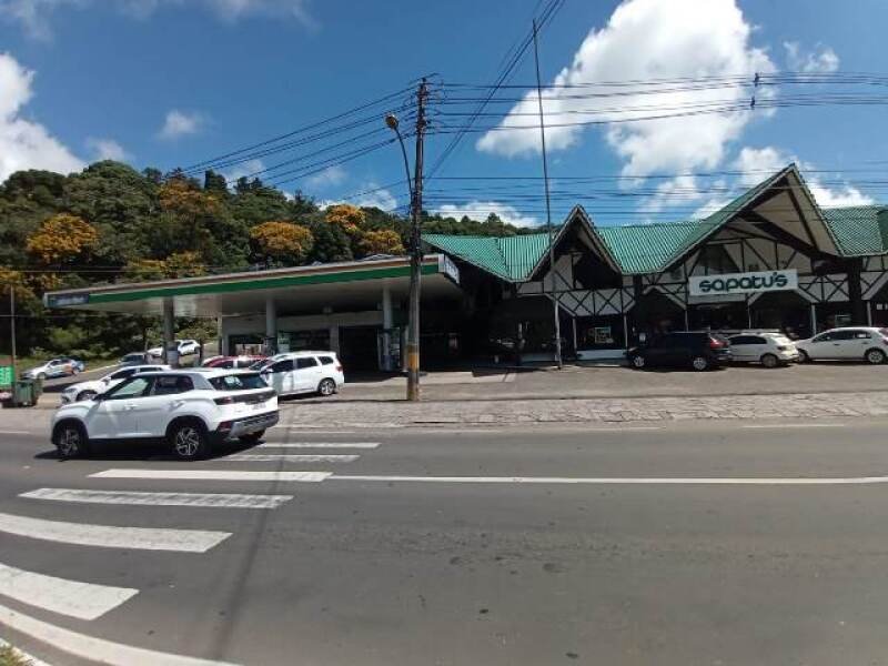 Terreno com Edificações e Posto de Gasolina - Bairro Vila Suíça -Gramado/RS em Gramado/RS - foto 2