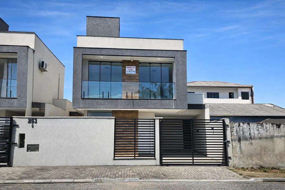Imóvel Residencial com 128m², Rua Ceará, 253, casa 3, Barra do Saí, Itapoá /SC em Itapoá/SC