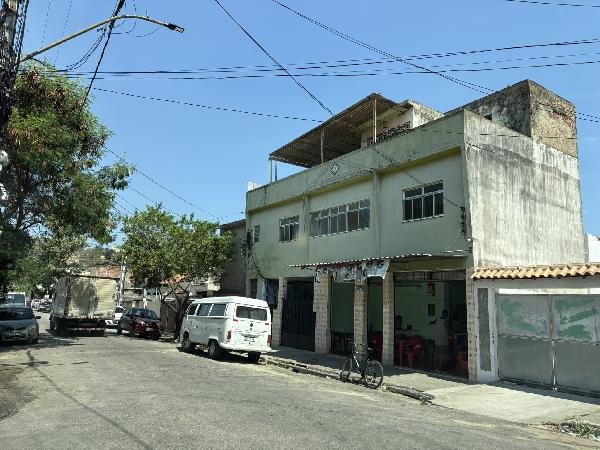 Sobrado, 70.00 de área total, 70.00 de área privativa, 360.00 de área do terreno. em São Gonçalo/RJ