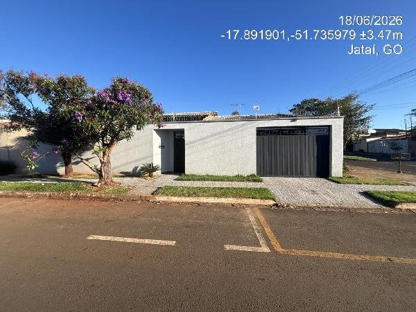 Casa, 229.89 de área total, 229.89 de área privativa, 375.00 de área do terreno,  4 qto(s) em Jataí/GO