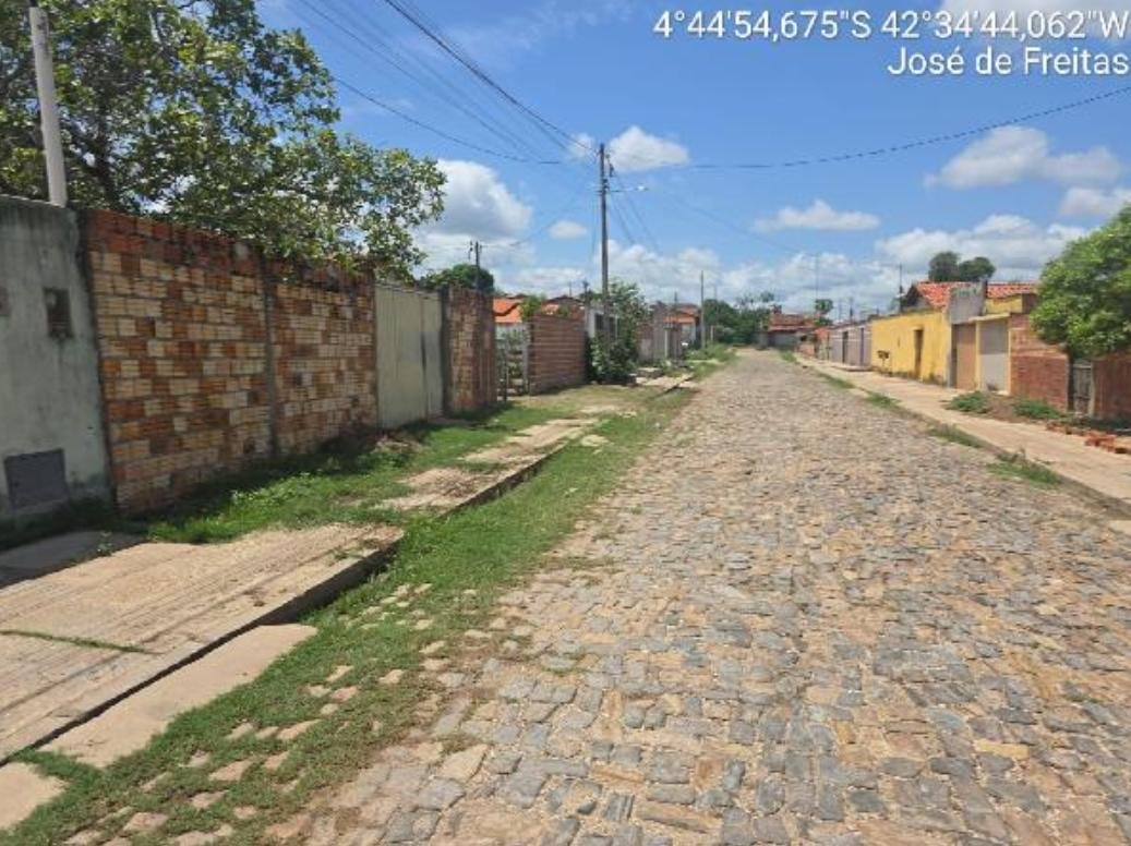 Casa - 65m² de área privativa, 220m² de área do terreno, com vaga de garagem - JOSE DE FRE em José de Freitas/PI