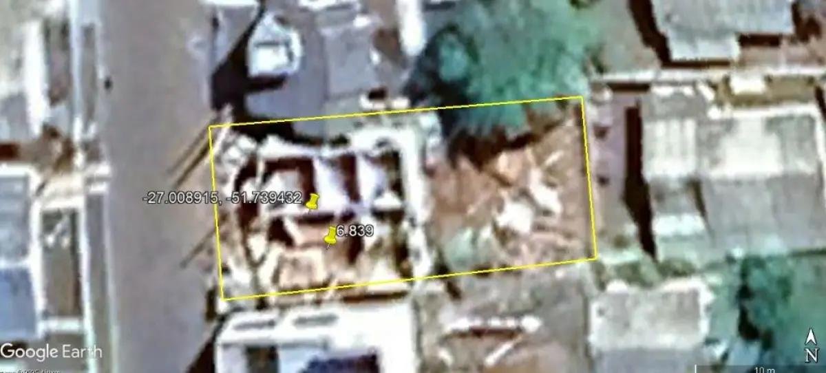 Terreno de 300 m², com construção inacabada, na Rua dos Crisantemos, S/Nº, Bairro Centro, em Vargem Bonita/SC