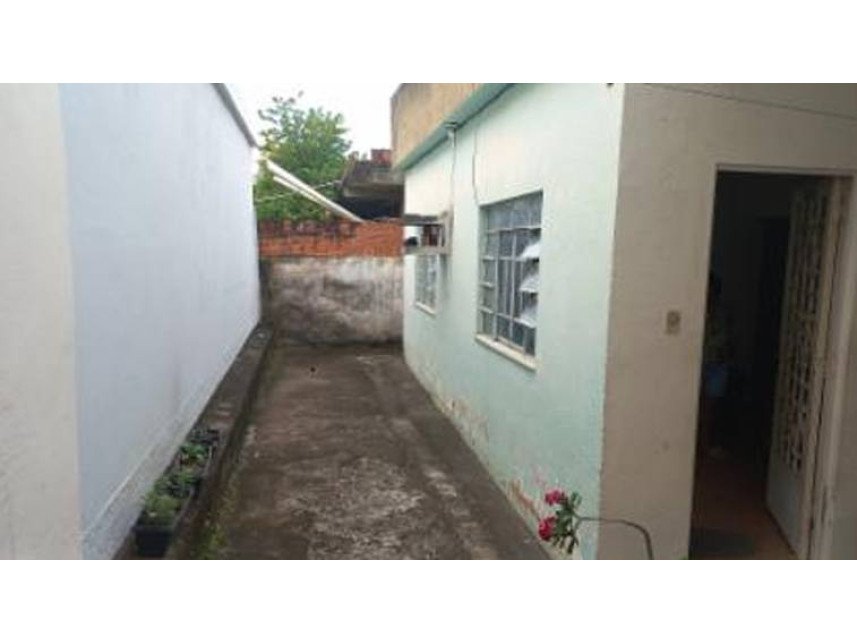 Casa à venda em leilão - Rua Maria Ortega Arrabal, 173 - Fundos - Ministro Sá Tinoco - Lot em Itaperuna/RJ - foto 8