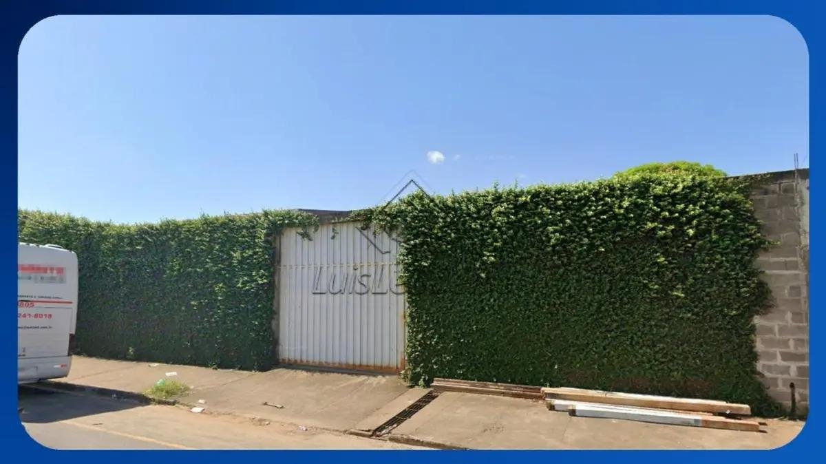 PRÉDIO COMERCIAL - Lote 13, Quadra 32, Rua Canjeranus, s/n, Loteamento Jardim Santa Luzia, em Passos/MG