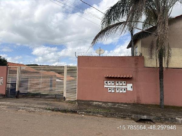 Casa, 68.49 de área total, 68.49 de área privativa, 150.16 de área do terreno,  2 qto(s), em Águas Lindas de Goiás/GO - foto 1
