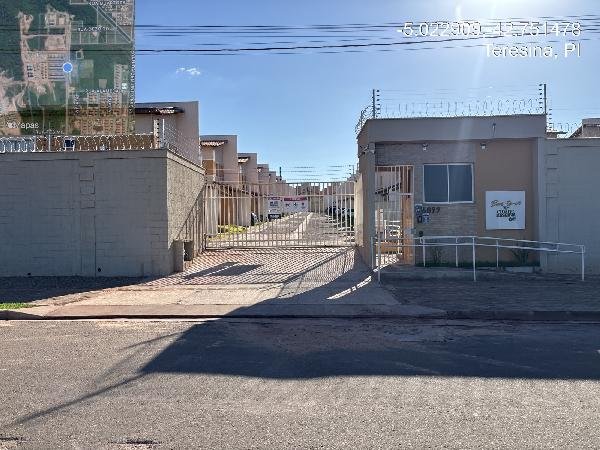 Casa, 142.06 de área total, 60.86 de área privativa, 74.24 de área do terreno,  2 qto(s), em Teresina/PI