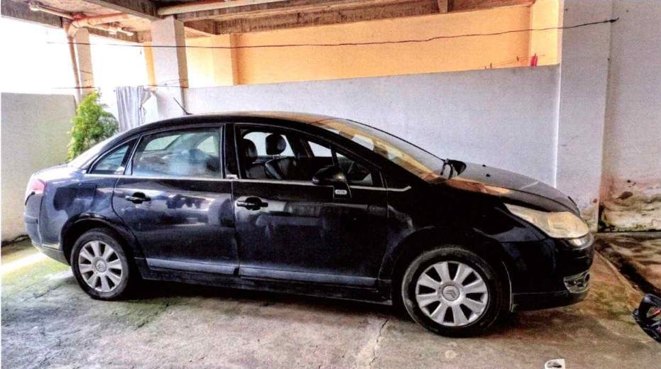 Veículo Citroen C4 Pallas 20EAI | Ano 2009/2010 | Laranjal/MG em Laranjal/MG - foto 3