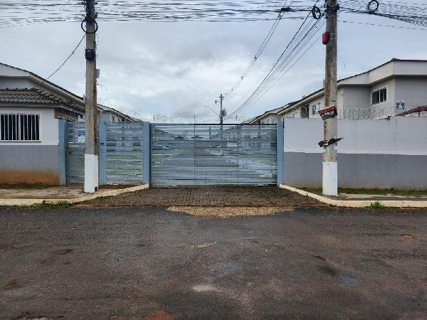 Apartamento, 102.40 de área total, 48.36 de área privativa, 0.00 de área do terreno,  2 qt em Valparaíso de Goiás/GO