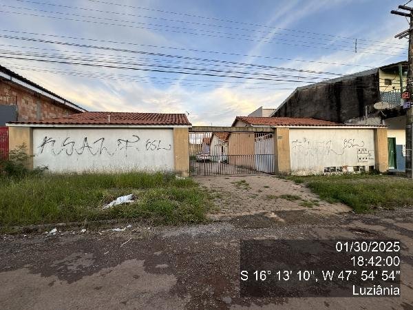 Casa, 48.94 de área total, 48.94 de área privativa, 75.00 de área do terreno,  2 qto(s), a em Luziânia/GO