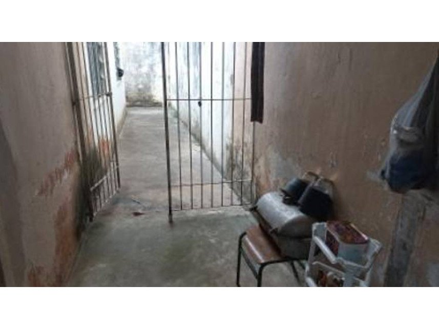 Casa à venda em leilão - Rua Maria Ortega Arrabal, 173 - Fundos - Ministro Sá Tinoco - Lot em Itaperuna/RJ - foto 9
