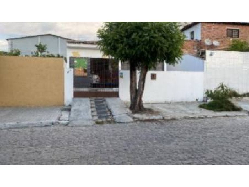 Casa à venda em leilão - Rua Manoel Nunes Filho, 364 - Kennedy - Caruaru / PE em Caruaru/PE - foto 2