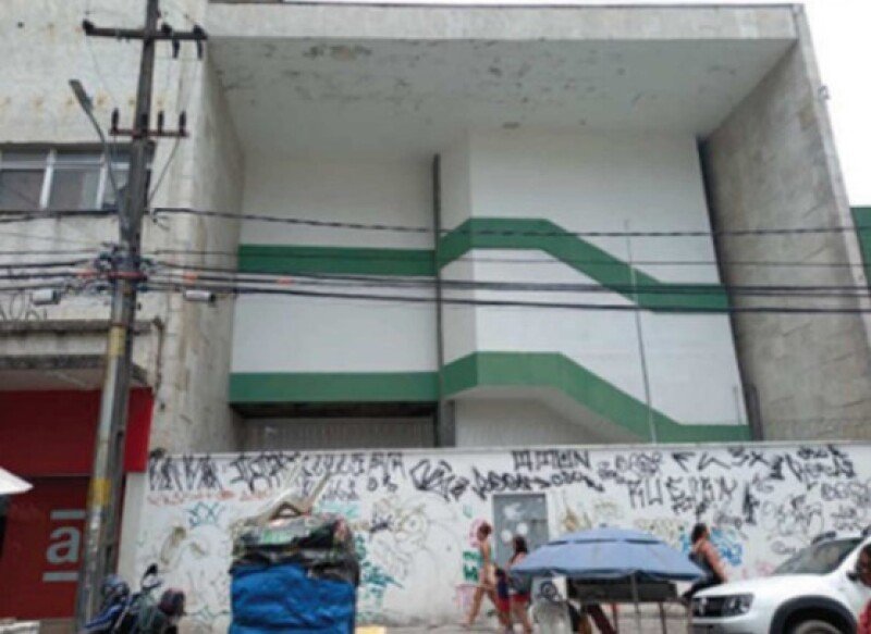 PERNAMBUCO - RECIFE/PE - PRÉDIO COM 04 PAVIMENTOS em Recife/PE
