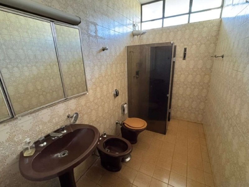 CASA RESIDENCIAL - Alto Padrão localizada no Centro da .. em Catanduva/SP - foto 44