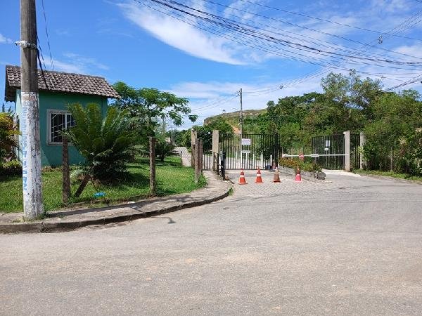 Casa, 4.00 de área total, 56.76 de área privativa, 215.00 de área do terreno,  2 qto(s), a em Nova Iguaçu/RJ