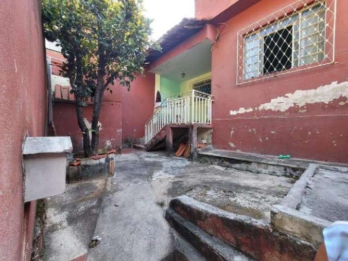 Imóvel c/ terreno de 360m², 04 casas residenciais e edificação c/ 03 cômodos | B. Boa Vist em Belo Horizonte/MG - foto 3