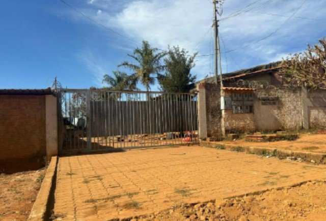 ID100932 LUZIÂNIA(GO) - Avenida Penetracao, Qd 45 Lt 15 - Jardim Planalto - Luziânia/GO em Luziânia/GO