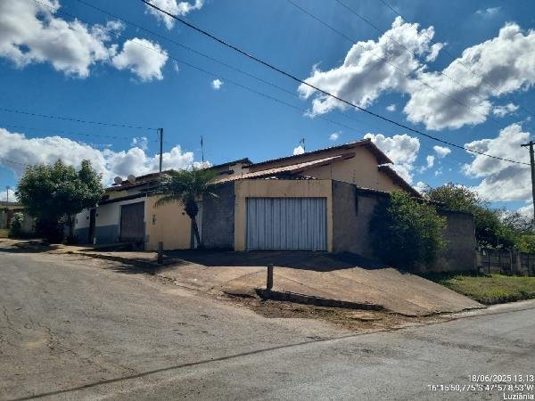 Casa, 71.99 de área total, 71.99 de área privativa, 152.30 de área do terreno,  2 qto(s), em Luziânia/GO