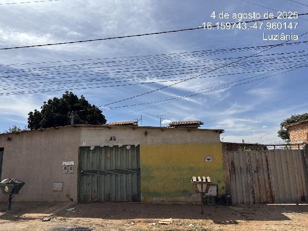 Casa, 61.39 de área total, 61.39 de área privativa, 180.00 de área do terreno,  2 qto(s), em Luziânia/GO