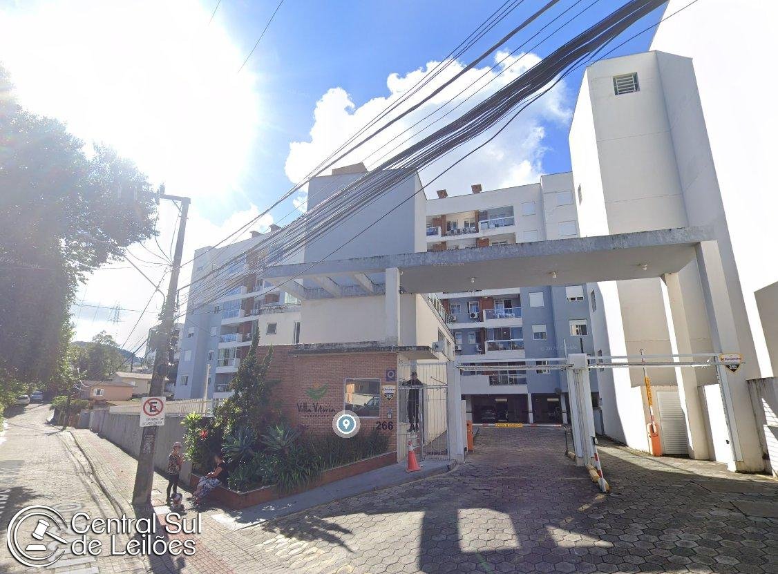 Apartamento nº 108, bloco E, no Complexo Comercial Vitória Center e Villa Vitoria Residenc em São José/SC