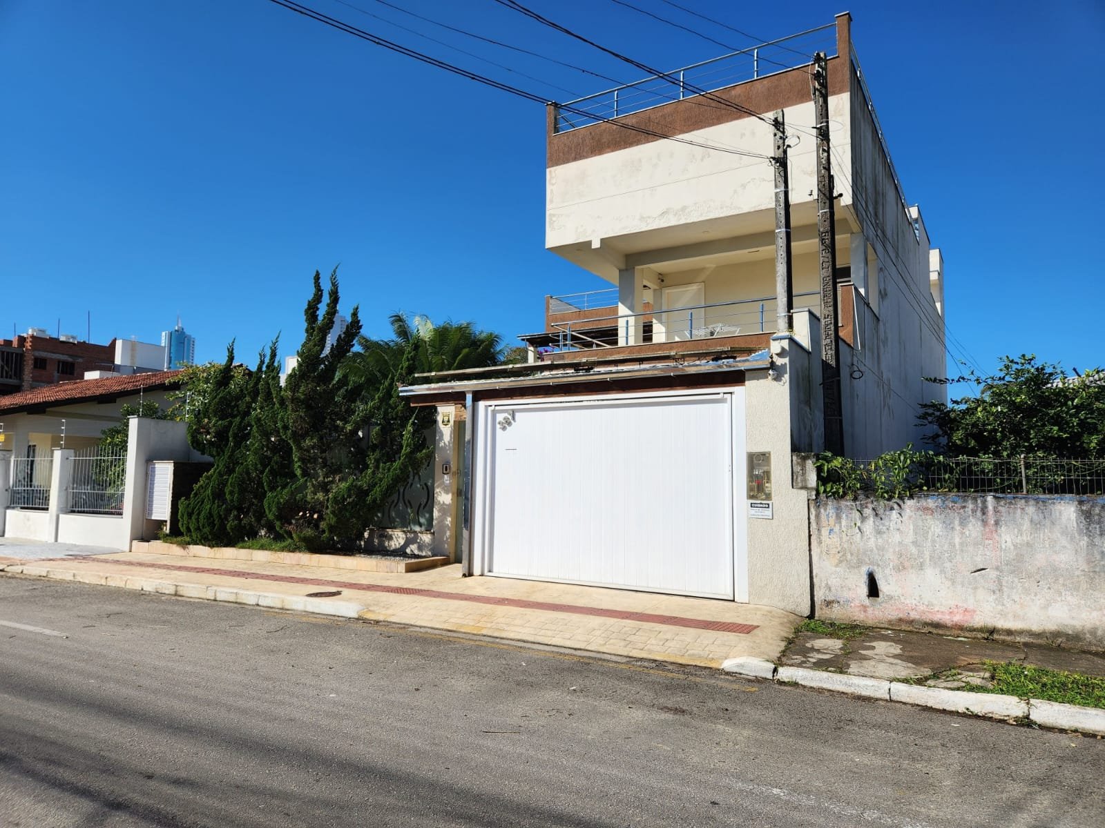 UM IMOVEL URBANO RESIDENCIAL AREA CONTRUIDA 400,38 m² NO BAIRRO VILA REAL BALNEÁRIO CAMBOR em Balneário Camboriú/SC - foto 2
