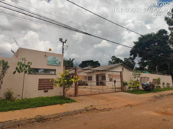 Casa, 114.37 de área total, 60.46 de área privativa, 4080.00 de área do terreno,  2 qto(s) em Luziânia/GO