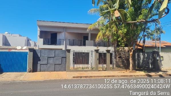 Casa, 402.75 de área total, 402.75 de área privativa, 450.00 de área do terreno,  5 qto(s) em Tangará da Serra/MT - foto 1
