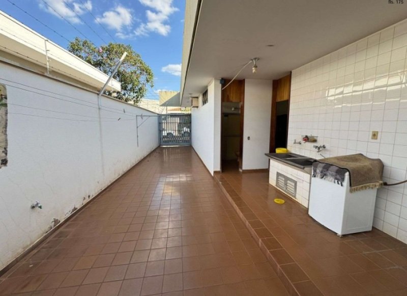 CASA RESIDENCIAL - Alto Padrão localizada no Centro da .. em Catanduva/SP - foto 50