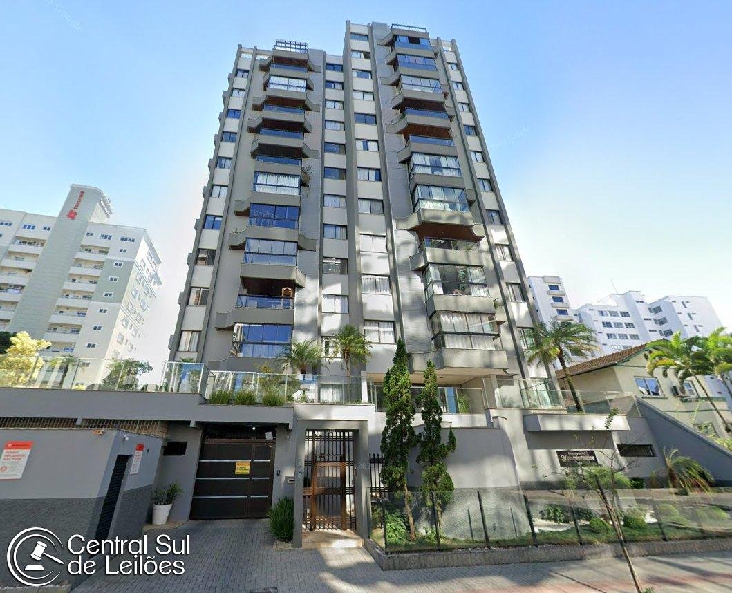 Apartamento nº 701, com área privativa de aprox. 392,31m², no Residencial Montparnasse, em em Blumenau/SC - foto 1