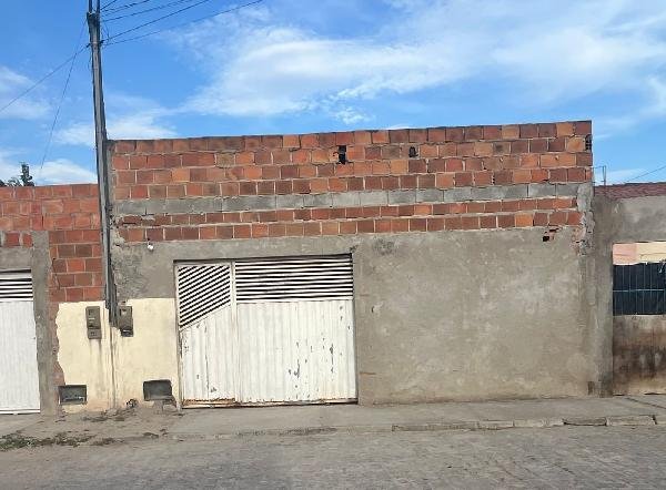 Casa, 38.92 de área total, 38.92 de área privativa, 126.00 de área do terreno,  2 qto(s), em Feira de Santana/BA - foto 1