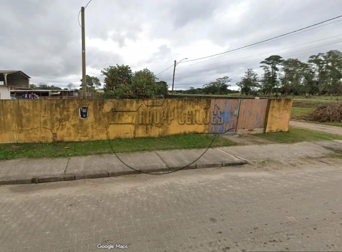 (RIO GRANDE/RS) Um terreno de 300,00m², c/ benfeitorias, no Bairro Vila Santa Rosa em Rio Grande/RS