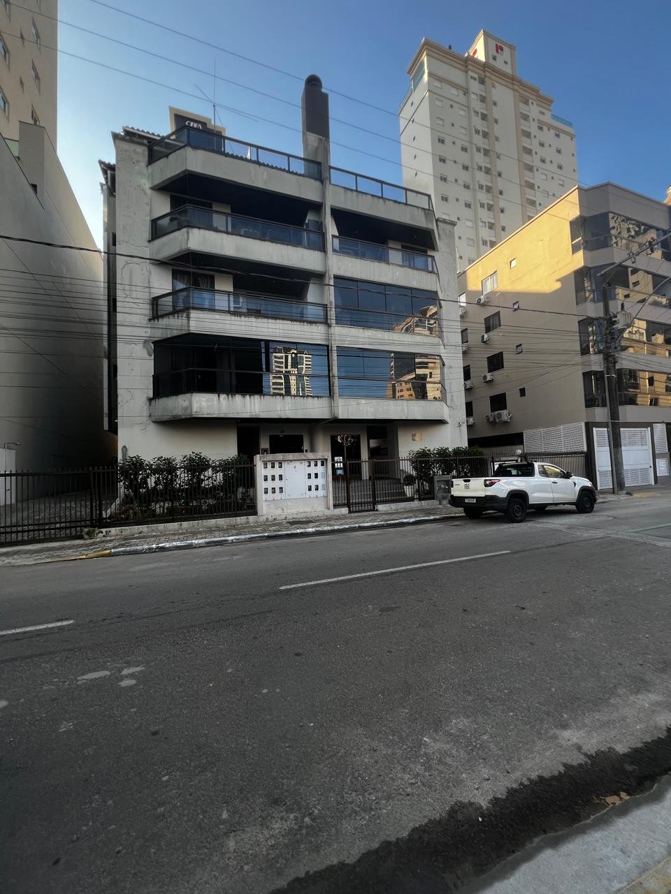 APARTAMENTO COM 241,68M² NO EDIFÍCIO AQUILÉIA EM ITAPEMA/SC em Itapema/SC