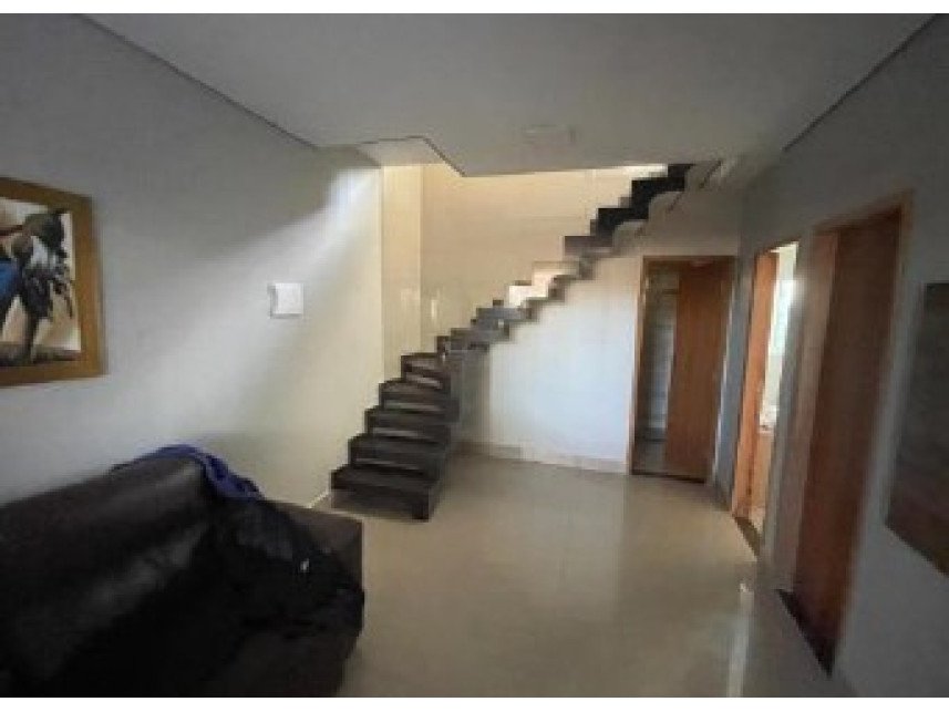 Casa à venda em leilão - QS 06, s/n - Conjunto 05, Lote 27 - Riacho Fundo II - Brasília / em Brasília/DF - foto 5