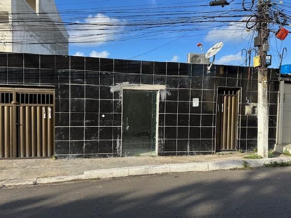 Casa, 185.02 de área total, 185.02 de área privativa, 200.00 de área do terreno,  3 qto(s) em Olinda/PE